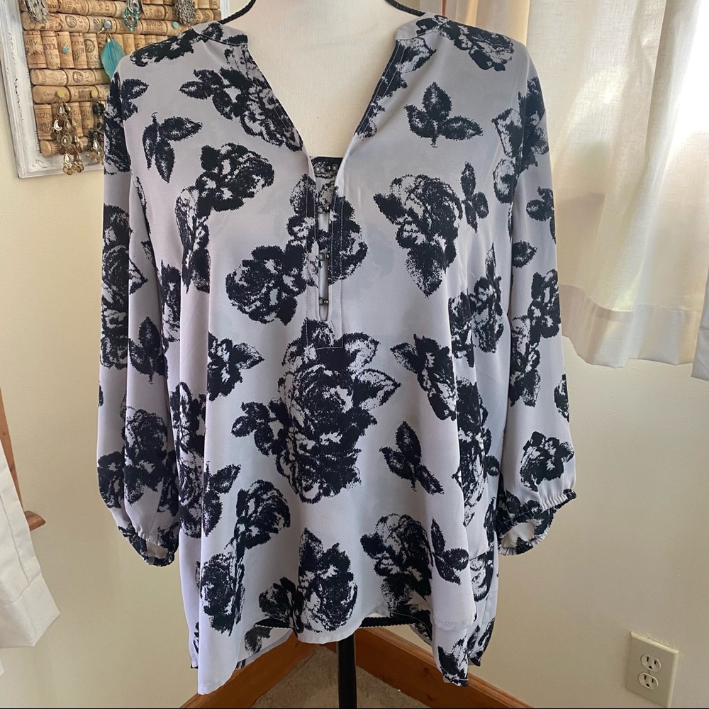 Maurices Grey Floral Blouse W/ Metal Clasps. XL